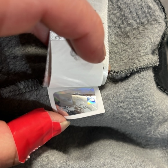 North Face Women’s Graphic Crewneck Sweatshirt – Black Paint Splatter – large - Picture 6 of 6